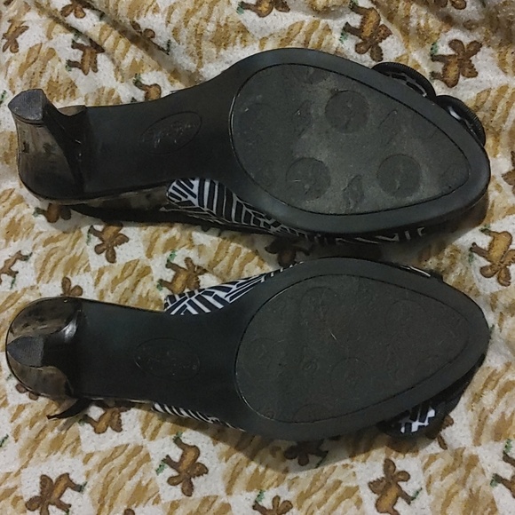 Soft Style Dress Shoe Size 7.5 - Picture 3 of 6